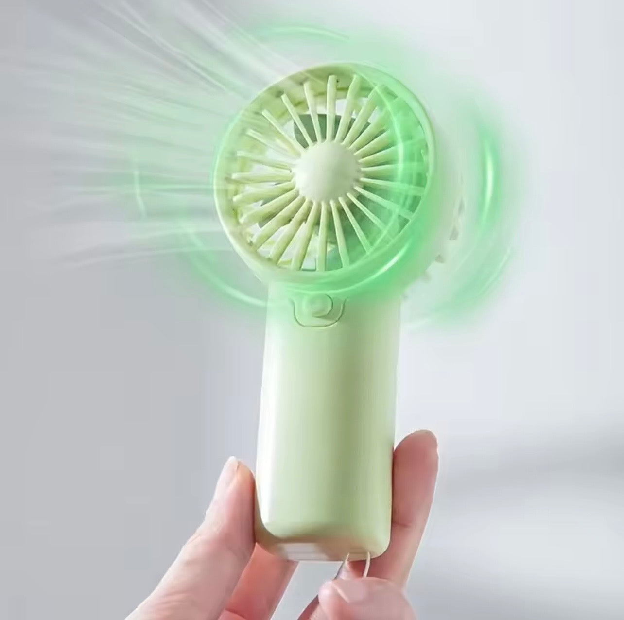 Dites Adieu à la Chaleur – Mini Ventilateur Portable Rechargeable Ultra Léger